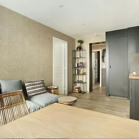 Apartment Center Of By Prestige Paris