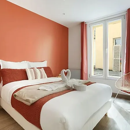 Center Of By Prestige * Paris