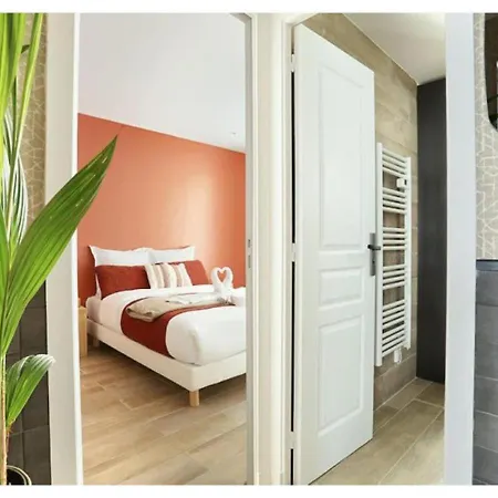 Center Of By Prestige * Paris